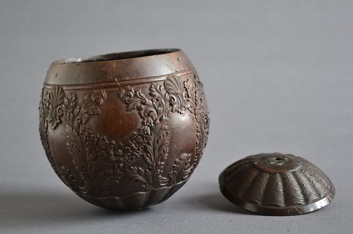 Filiżanka z drewna kokosowego, 1687